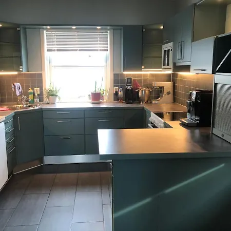 וילה Spacious By The Sea For 6, Northern Lights & Fjord Views טרומסה