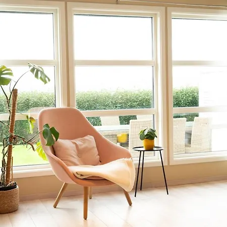 Spacious Seaside With Fjord Views, Comfortable For 6, Max 8 * トロムソ