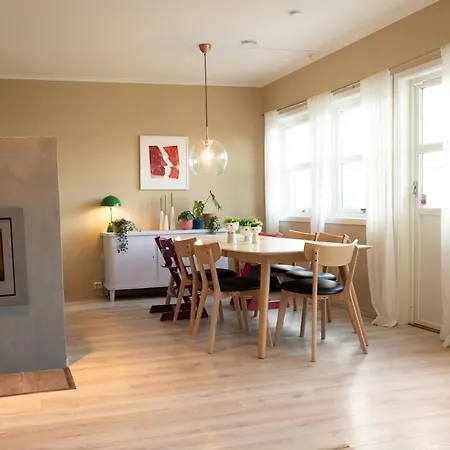 Spacious By The Sea For 6, Northern Lights & Fjord Views טרומסה