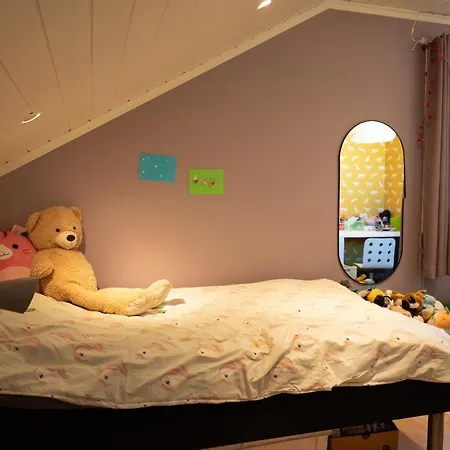 Spacious Seaside With Fjord Views, Comfortable For 6, Max 8