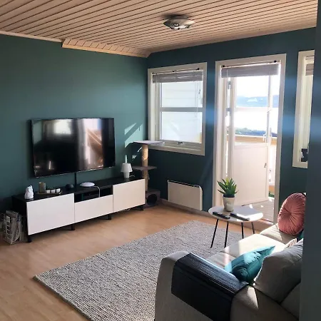 וילה Spacious By The Sea For 6, Northern Lights & Fjord Views