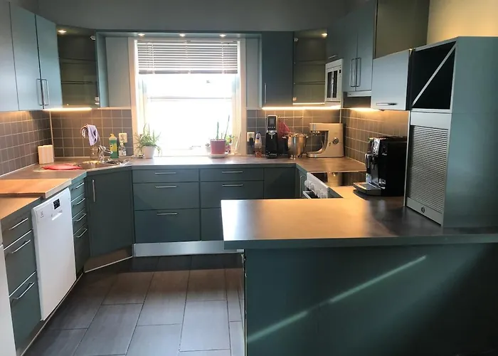 Villa Spacious By The Sea For 6, Northern Lights & Fjord Views Tromsø