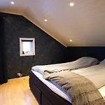 Spacious By The Sea For 6, Northern Lights & Fjord Views *