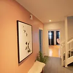 Spacious By The Sea For 6, Northern Lights & Fjord Views Villa *