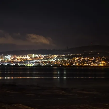 Spacious By The Sea For 6, Northern Lights & Fjord Views Tromso